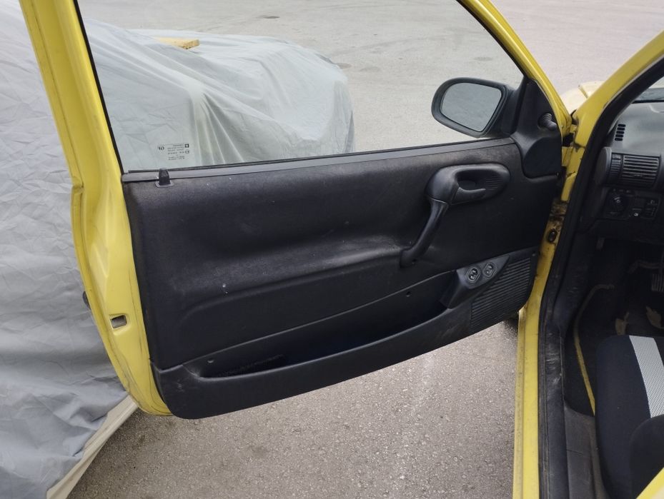 Продавам автомобила