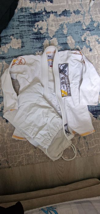 Продам кимоно для джиоджитсу