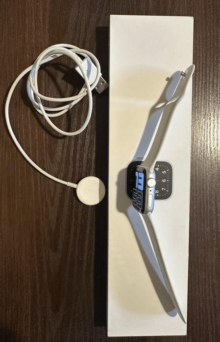 Apple Watch SE 40mm 89%.