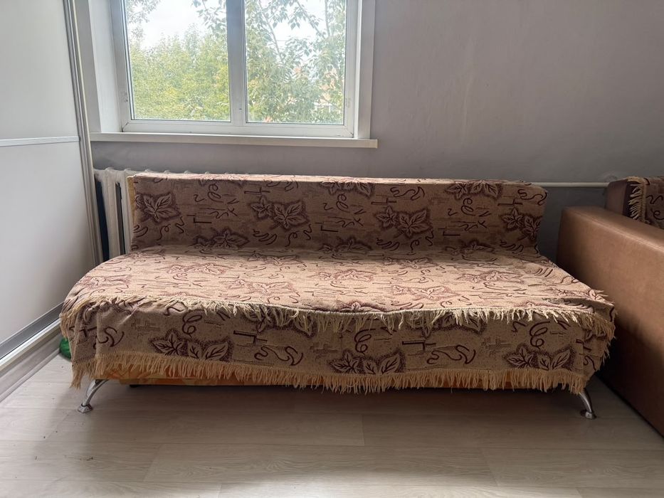 Продам сафу,шкаф