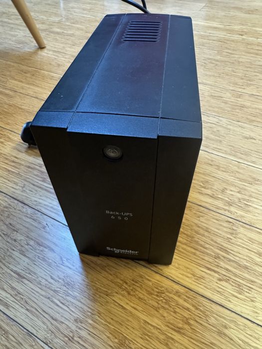UPS Schneider Electric Back-UPS 650