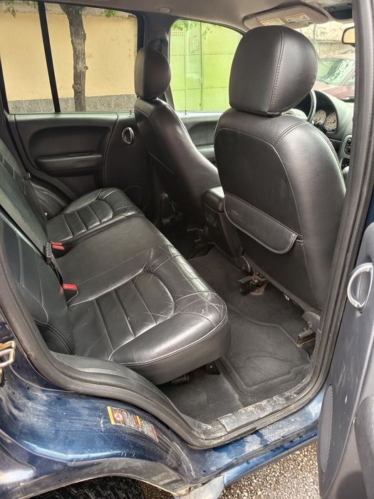 Jeep Cherokee 2003 година