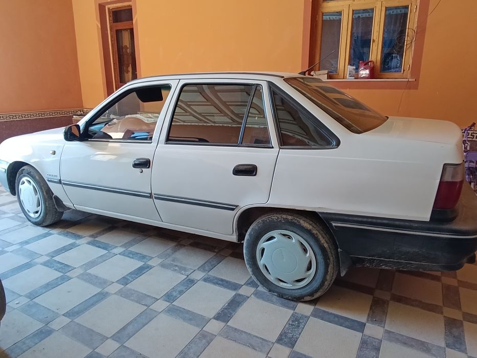 Мошина сотилади Нексия 1 донс