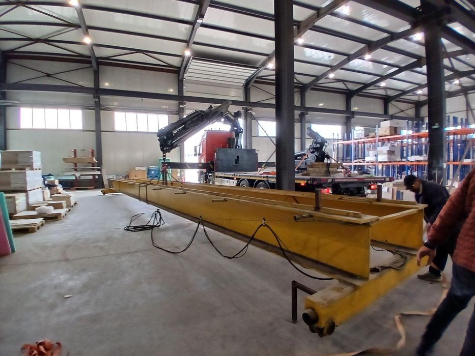 Камион с кран за София и страната