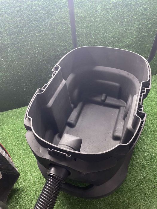 Прахосмукачка MILWAUKEE AS 42 MAC за сухо и мокро почистване