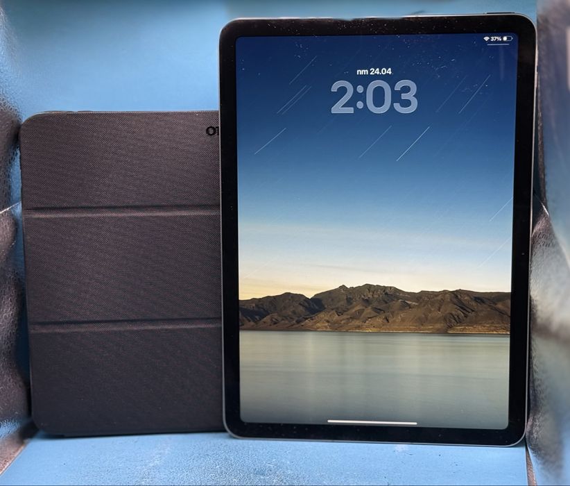 ГАРАНЦИОНЕН!!! Apple iPad Air 11, M3, 256GB, Wi-Fi, Space Gray + подарък защитен калъф