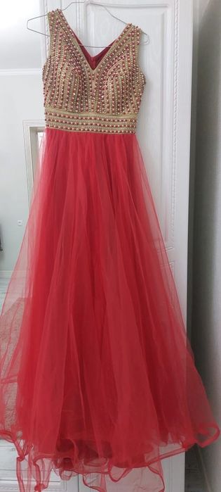 Продам платье в хорошем состоянии