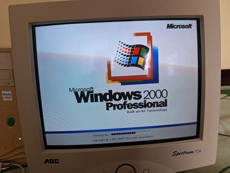 Vând calculator Pentium 2 Intel 350