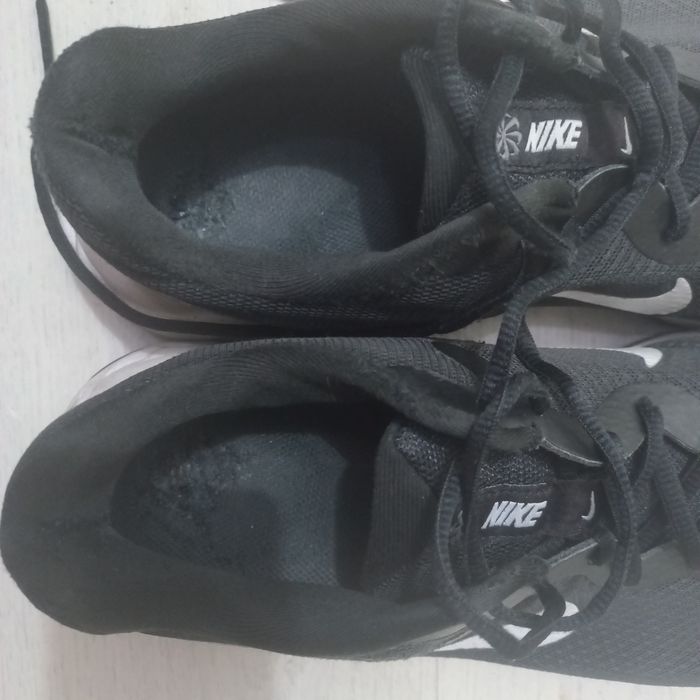 Продам кроссовки Nike 44р.