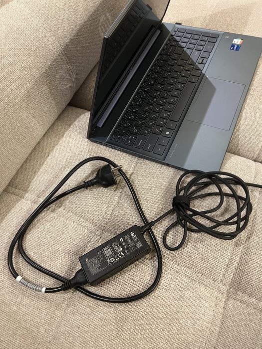 Лаптоп HP Pavilion 15-eg3003nu