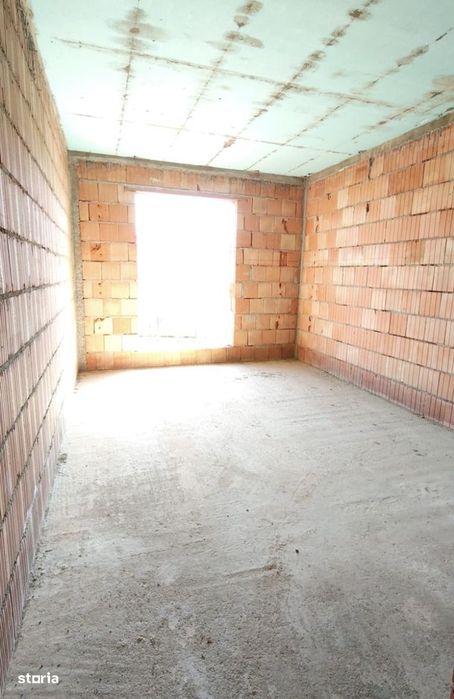 Casa nouă singur în curte 160 mp P+E la roșu cu 500 mp teren Poplaca