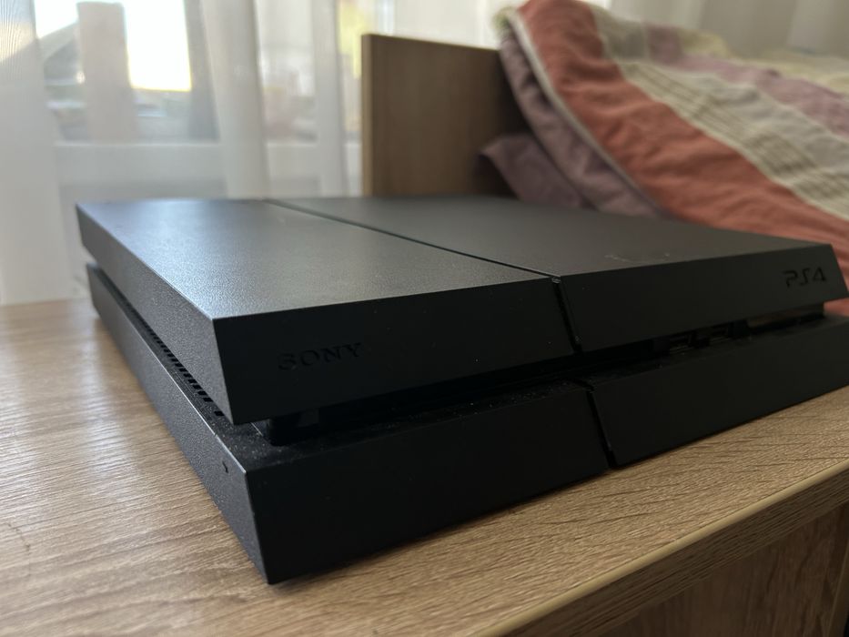 Ps4 1тб + 4 игры