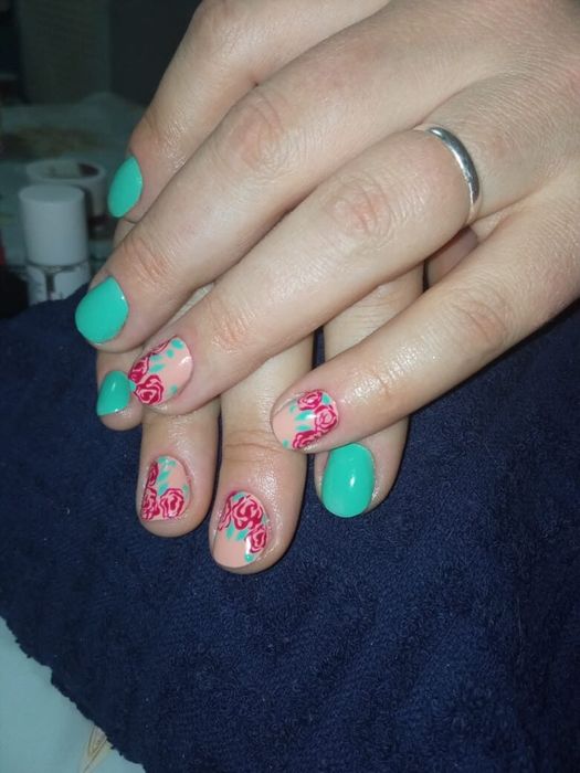 Делаю манекюр, Елена