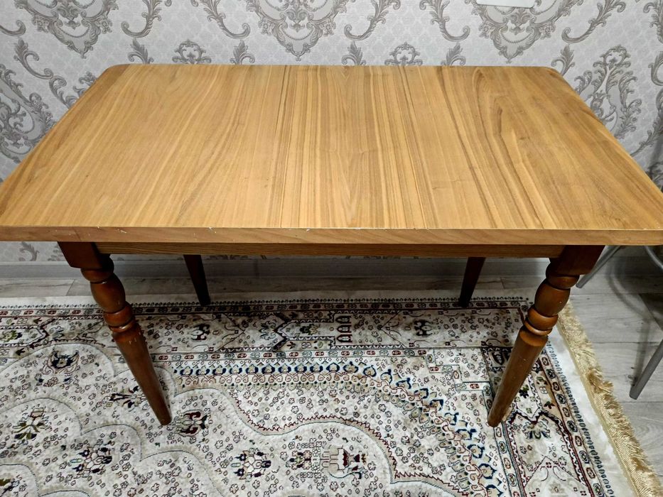 Продам стол 105 на 60