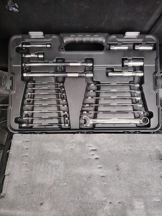 Trusa halfords advance nouă