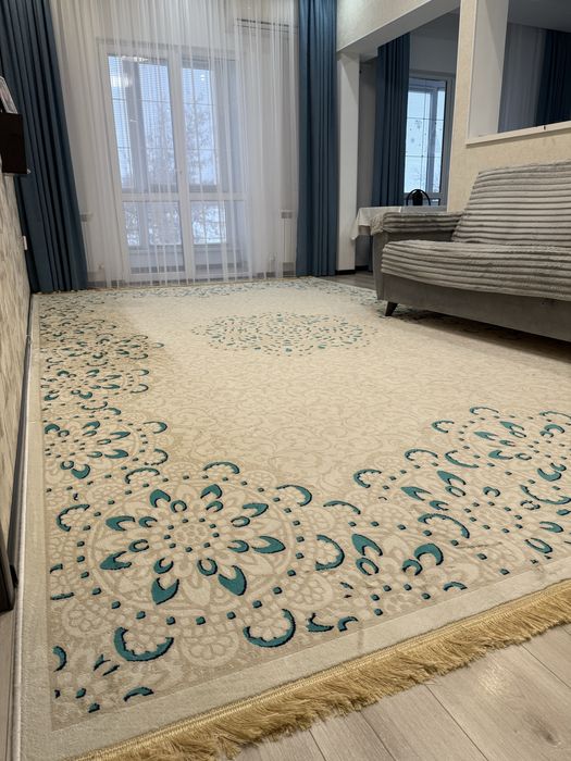 Продается ковер 3х5 в хорошем состоянии