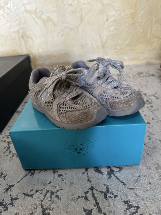 Продам детскую обувь