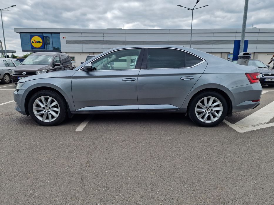 SKODA Superb 2019 — imagine 4