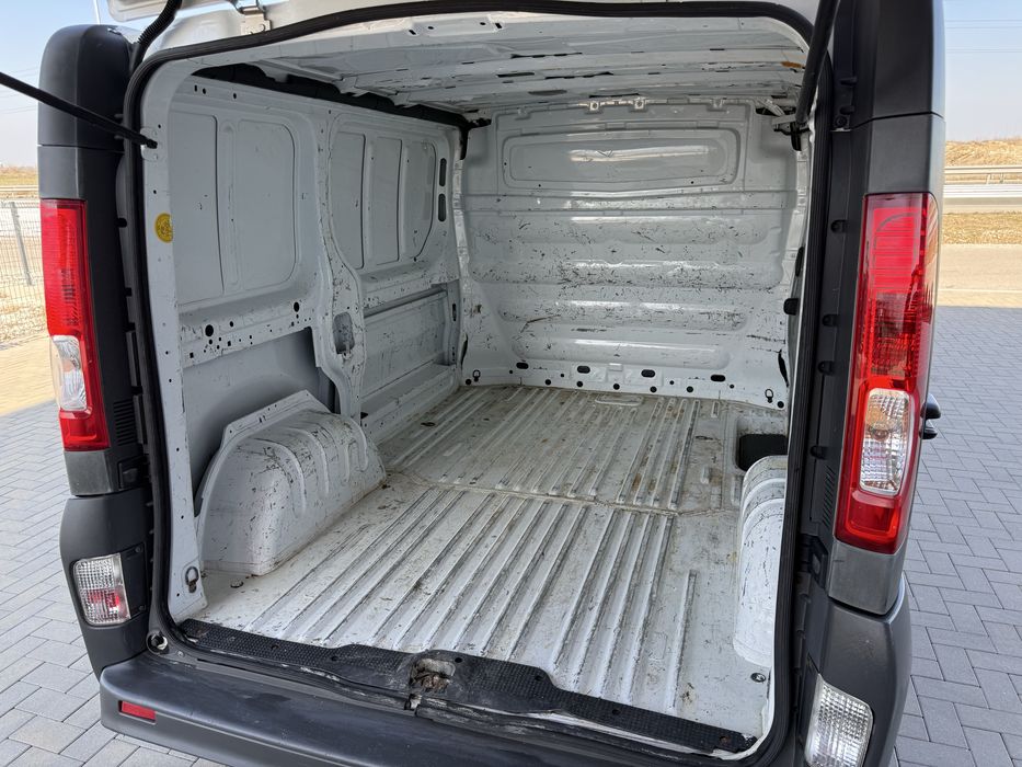Opel Vivaro 2.0 CDTi 114к.с 2010г. / CLIMA / EURO 5