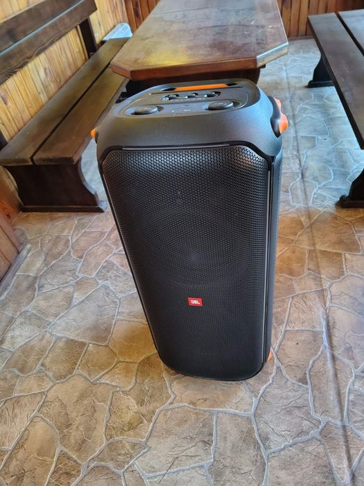 Продавам Аудио система JBL Partybox 710