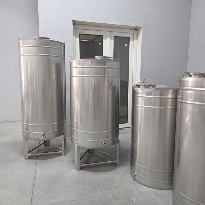 Butoi INOX 300 L cu capac clamp si garnitura, cadou robinet din INOX Garantie 24 luni NOU Livrare rapida