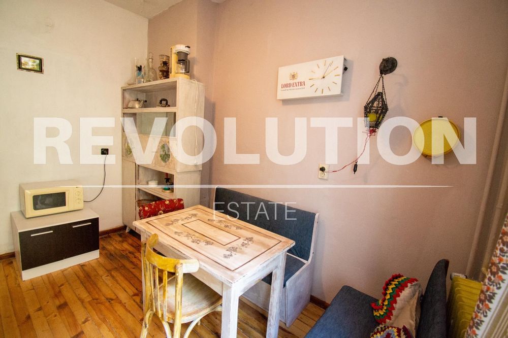 Дава се под наем Тристаен апартамент в София, Център - 90 кв.м за 1100 € - Снимка #4