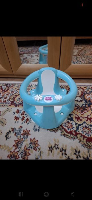 Scaun bebe baie cu ventuze