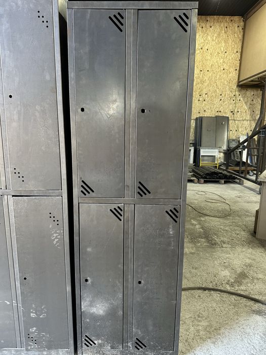 Шкафы металические