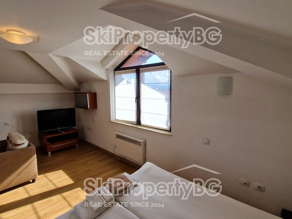 Просторно студио за продажба, на 100 м. от лифта!