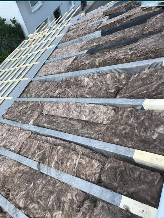 Caut Meserias ăn acoperis