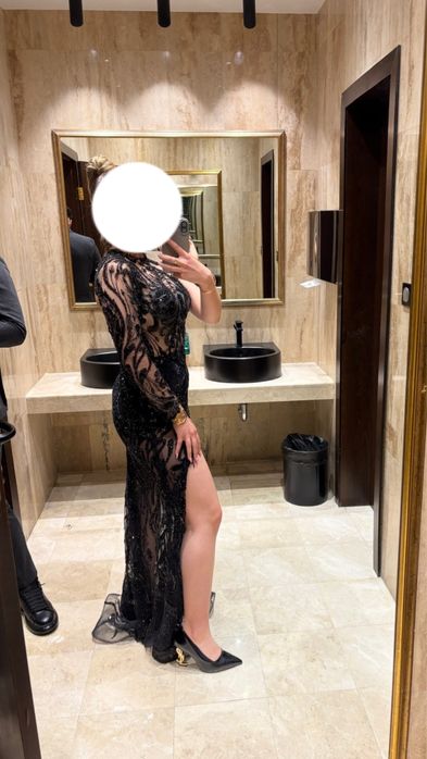 Бална рокля с гол гръб