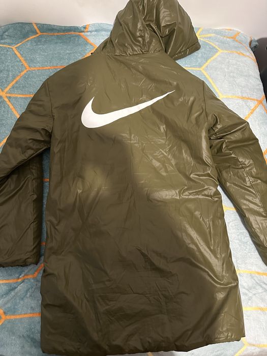 Geaca nike cu două fețe