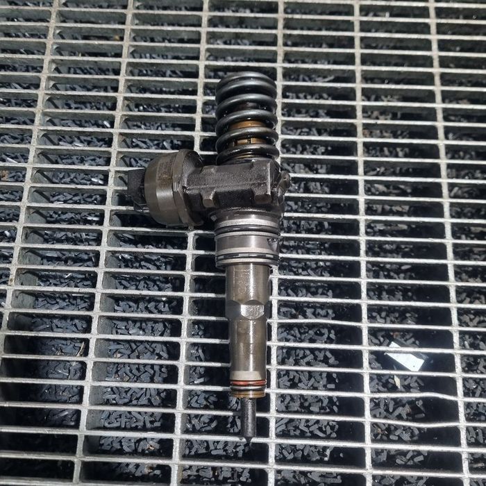 Injector Volkswagen Touareg 7L 2.5 TDI 2003 - 2006 174CP BAC (1460) Diesel 0414720228