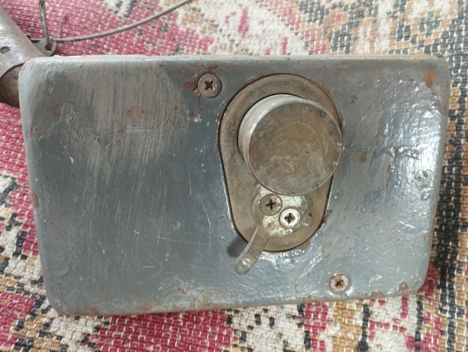 Продам дверной замок