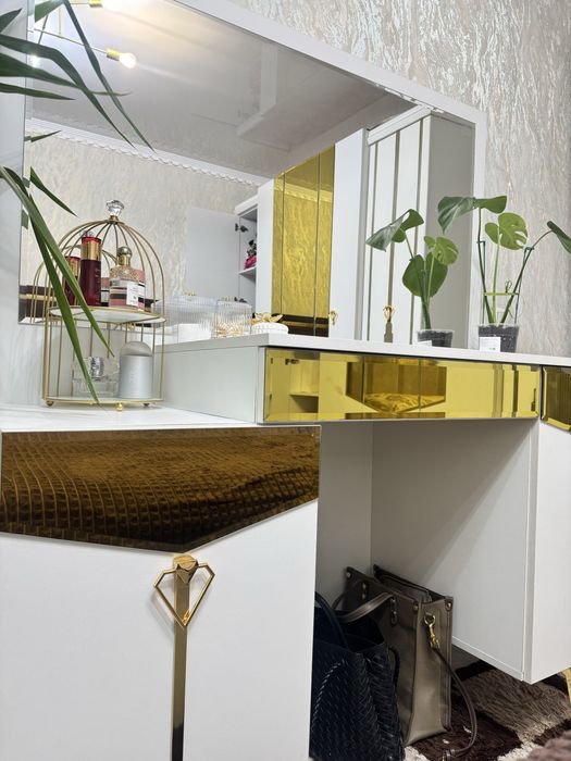 Туалетный столик в отличном состоянии