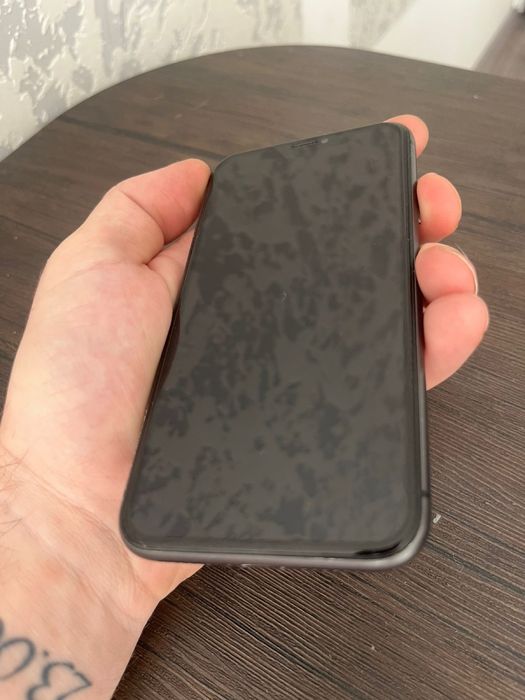 Айфон 11 в хорошем состоянии