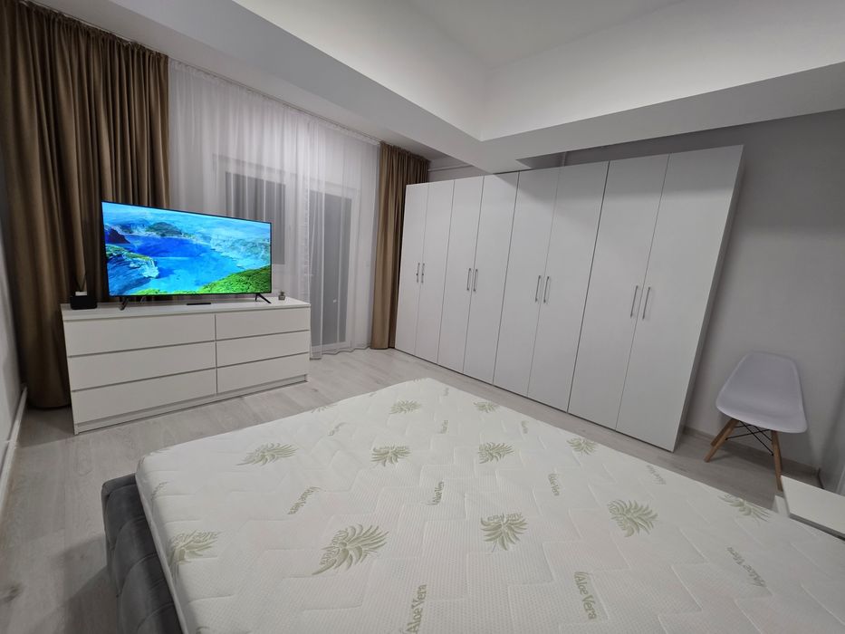 Garsonieră de închiriat – bloc nou, complet mobilată și utilată