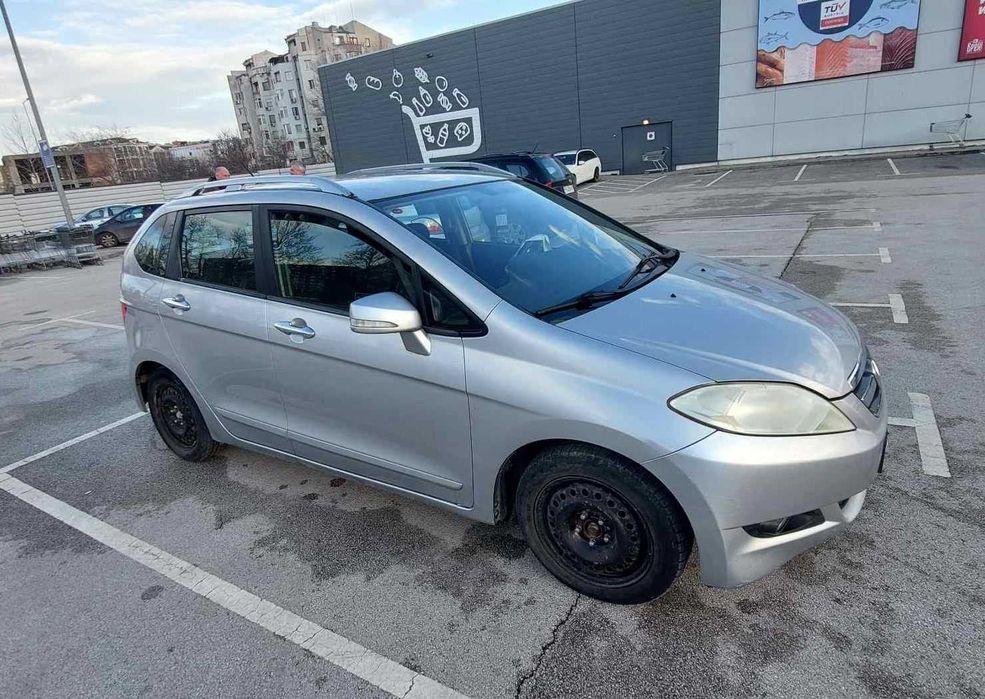 Продавам Honda FR-V 2.2D. в много добро състояние.