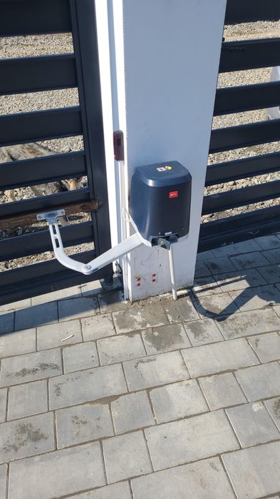 Reparatii uși de garaj, rulouri, automatizări porți