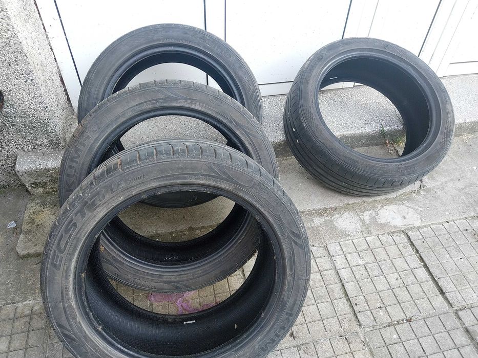 Летни гуми Kumho made in Korea 225/45ZR17 94 Y 5 милиметра грайфер добро състояние
