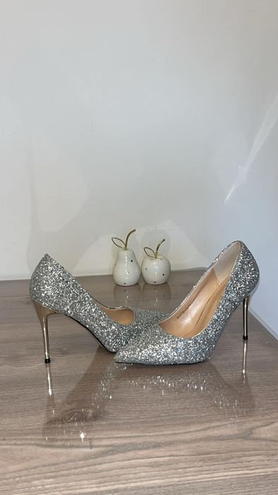 Обувки на ток,сребристи