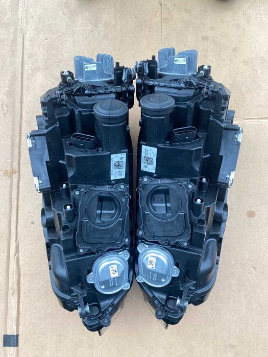 Far faruri led stanga dreapta noi VW Golf SV Sportsvan 2017+ complete