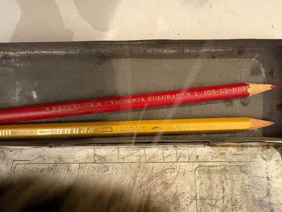 cutie creioane Faber‑Castell veche plus culori Romania comunista
