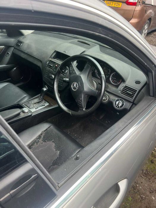 Dezmembrez Mercedes c-class combi 2.2cdi cod 646.811 cutie automată