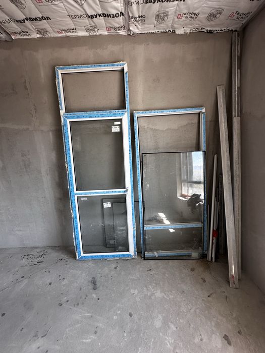 Пластиквый двери