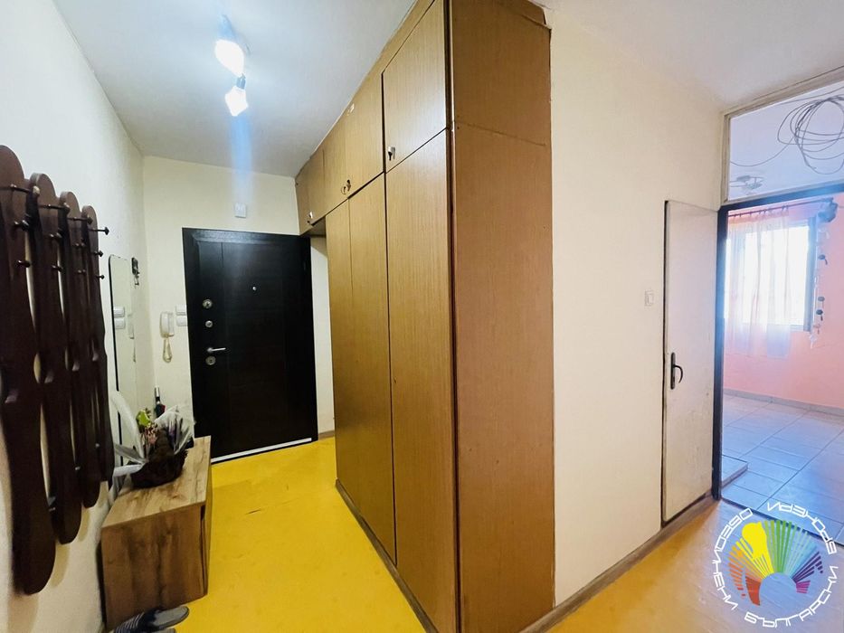 Продава се Тристаен апартамент в Бургас, Възраждане - 93 кв.м за 1775 €/кв.м - Снимка #2