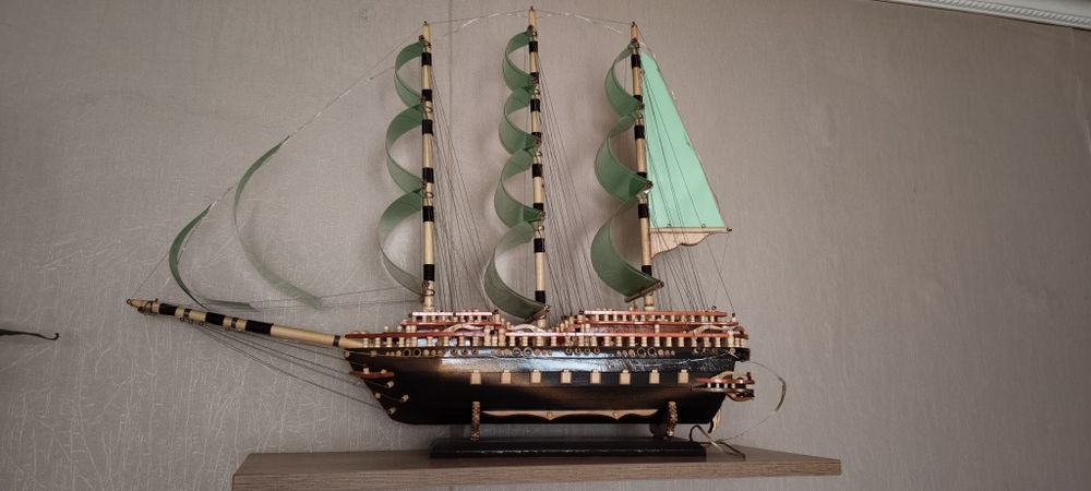 Продаю корабль ,ручной работы .