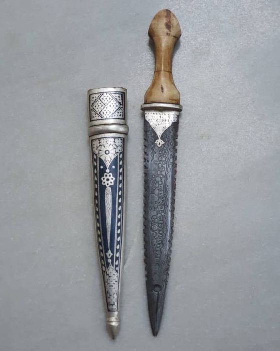Антиквариат ножы кенжалы.