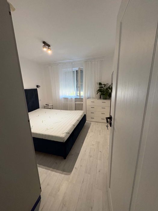 Vand apartament 3 camere