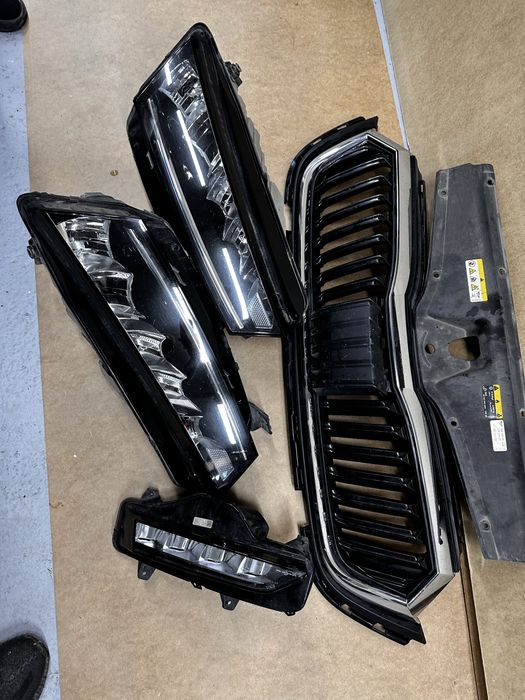 Faruri full led grilă radiator skoda octavia 4.